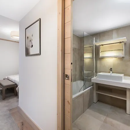 3p Au Coeur De Courchevel, Proche Commerces Et Pistes, Parking Inclus - Fr-1-562-10 Apartment *